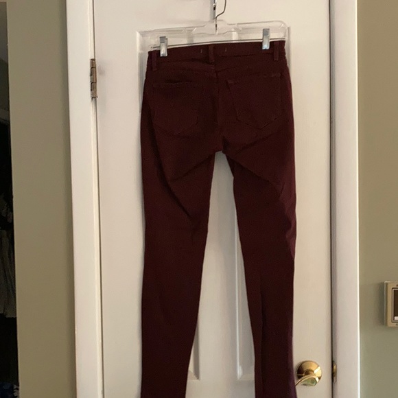 J BRAND BURGUNDY MID RISE MOTO STYLE LAVA SKINNY JEANS SIZE 25 - Picture 3 of 7